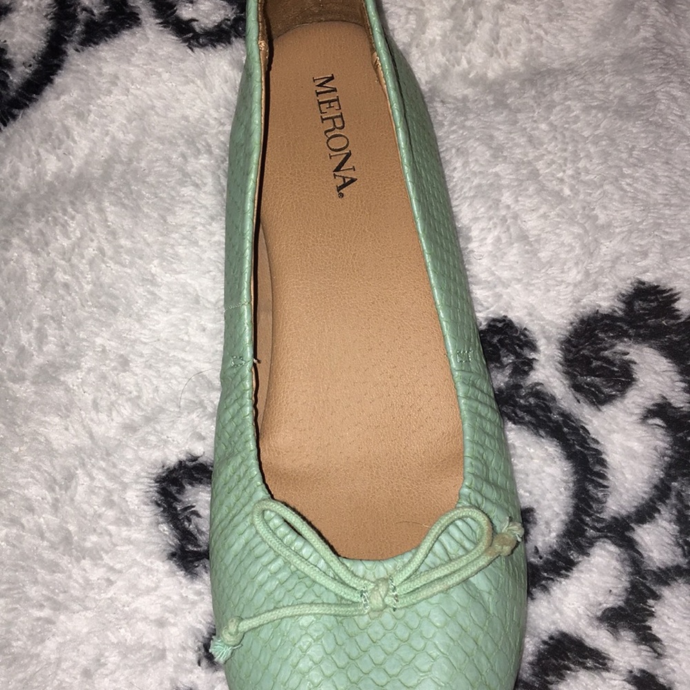 Shoes - Picture 2 of 2